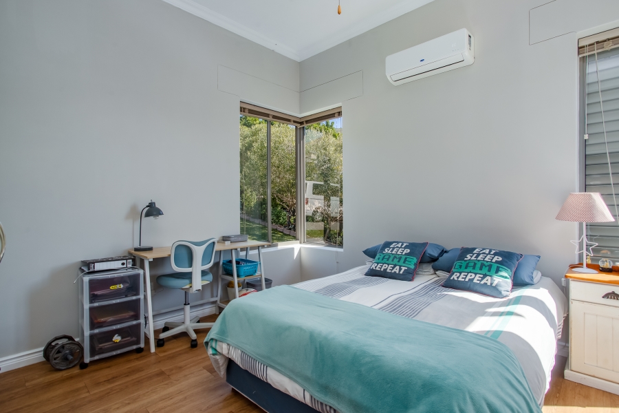 5 Bedroom Property for Sale in Lemoenkloof Western Cape